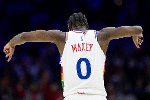 星空体育官网-纳斯谈马克西手指伤势：他见了另一名专家 现在正戴着护具适应