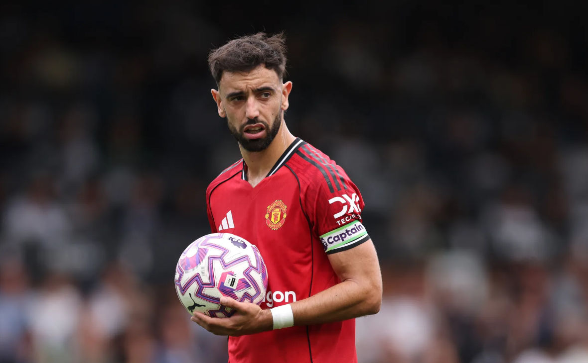 英媒：B费夏季拒绝三家沙特球队招揽，并婉拒C罗亲自邀请