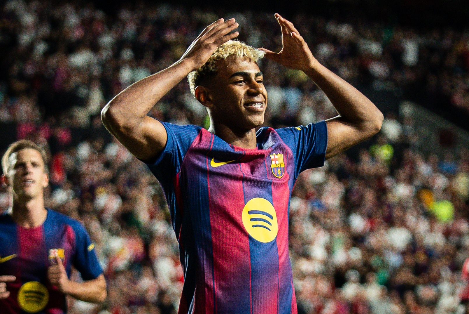 星空体育官网-维斯塔潘：亚马尔的表现令人印象深刻，他会在未来几年赢得金球奖