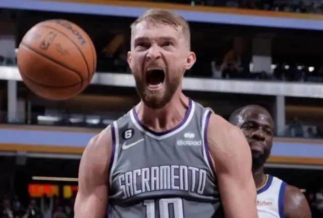 福克斯萨博尼斯双星闪耀 国王8战6胜已不可小觑