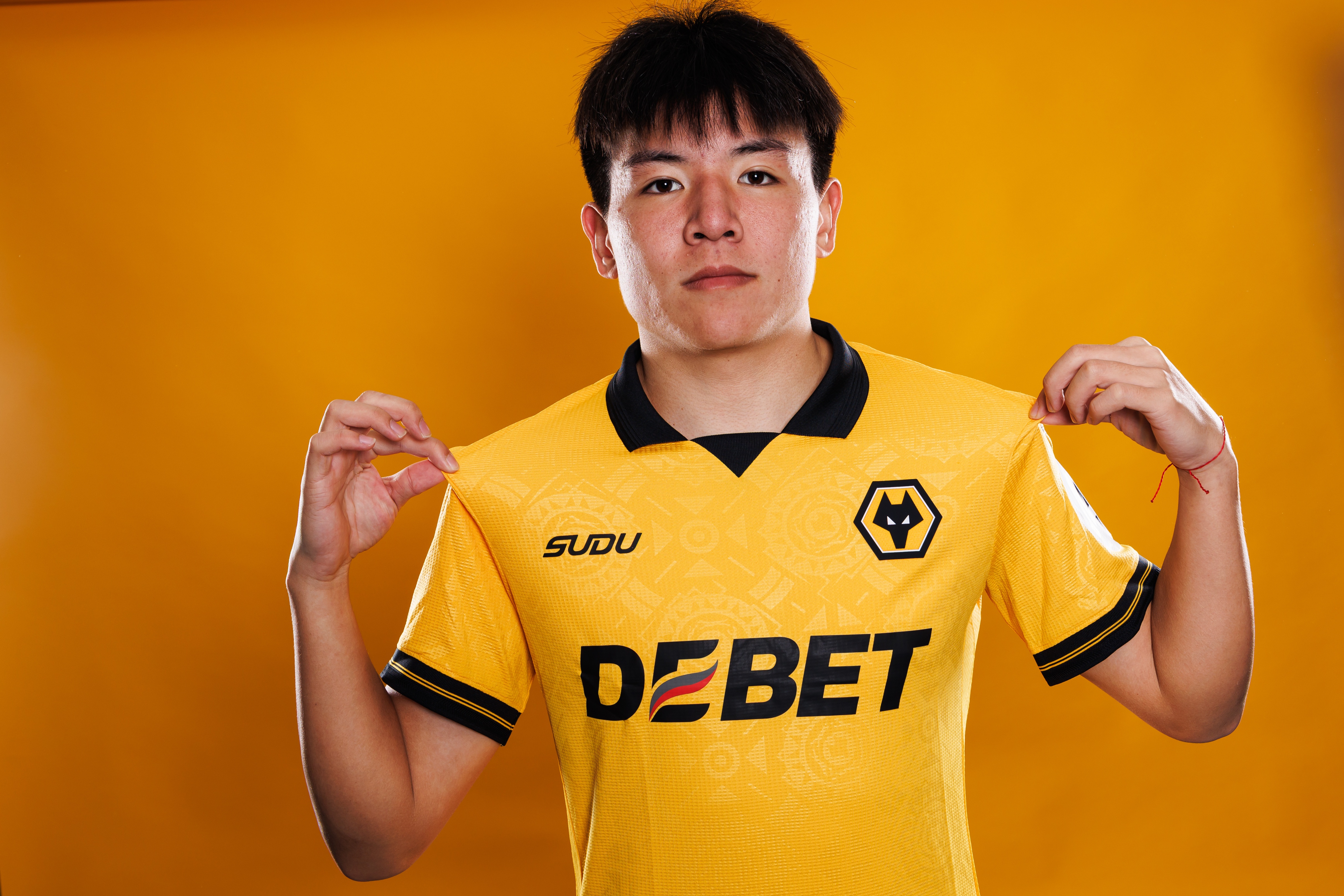 xingkong-媒体人：规则上说，徐彬现在能踢狼队U21、也能踢巴恩斯利一线队