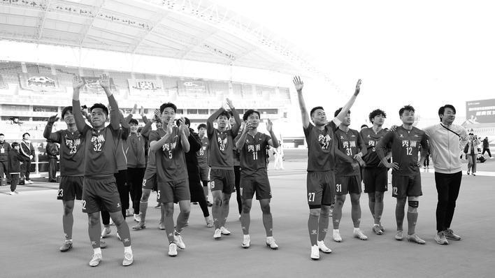 星空体育下载-不败之师铸荣耀 场内场外皆风景